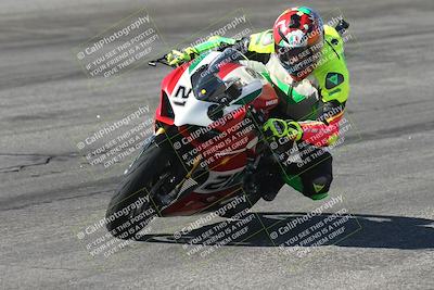 media/Oct-13-2025-Moto Forza (Mon) [[a66d839500]]/3-B Group/Session 2 (Bowl)/